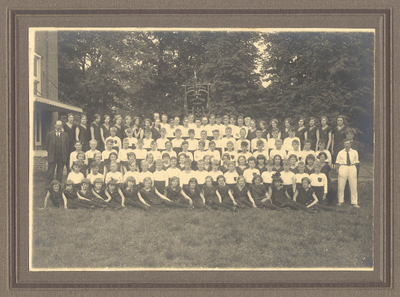 foto-18406 Gymnastiekvereniging Staalt Spieren uit Medemblik, ca. 1920