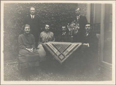foto-22214 Onderwijzend personeel van de Timotheüsschool te Enkhuizen, 1924?