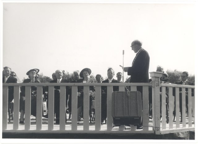 foto-24277 Installatie L.P.H. Schepers als nieuwe burgemeester van Grootebroek, 1958