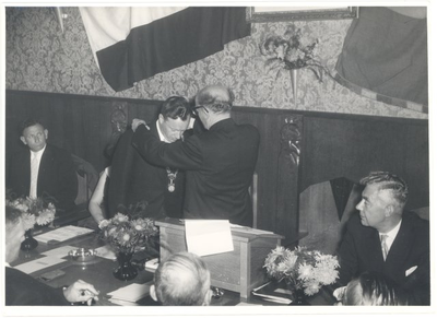 foto-24279 Installatie L.P.H. Schepers als nieuwe burgemeester van Grootebroek, 1958