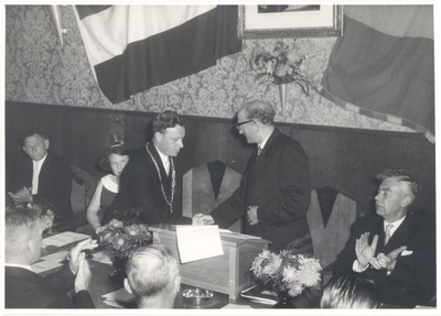 foto-24280 Installatie L.P.H. Schepers als nieuwe burgemeester van Grootebroek, 1958