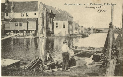 foto-5778 Ansjovisvisschers a.d. Buitenkant : Enkhuizen, ca. 1910