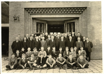 foto-698 School voor lager landbouwonderwijs aan de Johan Messchaertstraat te Hoorn, 1933?