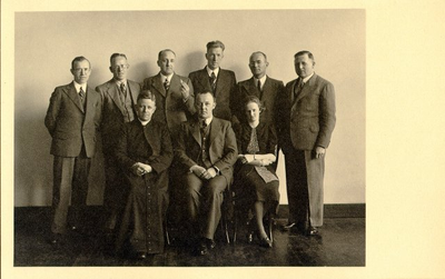 7045 Personeel van de r.k. Mulo-school 'St. Aloysius', c. 1938, ca. 1930