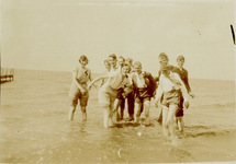 foto-7068 Een dagje aan zee, ca. 1920
