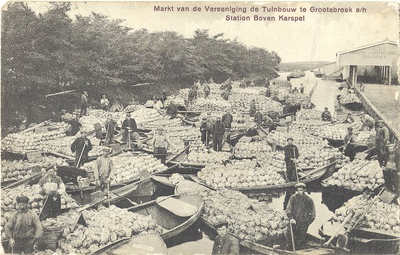foto-9523 Markt van de Vereeniging de Tuinbouw te Grootebroek a/h Station Bovenkarspel, 190-?