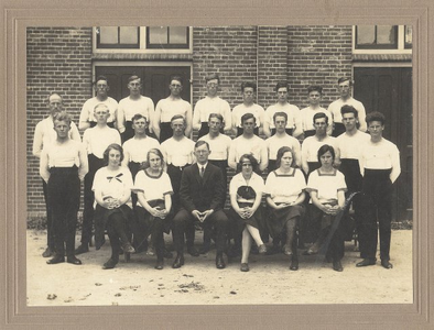 19545 Groepsfoto Turnkring West-Friesland, ca. 1920