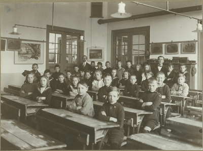 foto-34573 Groepsfoto Burgerschool Enkhuizen geboortejaar1915, 1924