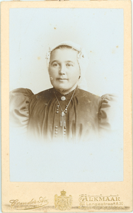 35121 Portret onbekende vrouw, ca. 1890-1900