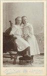 foto-35132 Portret van twee onbekende meisjes, ca. 1890-1900
