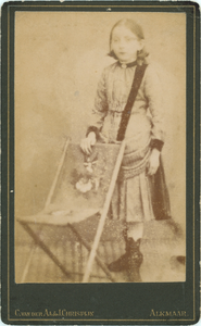 35138 Portret onbekend meisje, ca. 1880-1890