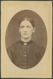 35582 Portret onbekende vrouw, ca. 1880-1890