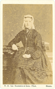 foto-35804 Portret van Grietje Zijp, ca. 1875