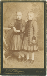 foto-35914 Portret van twee onbekende meisjes, ca. 1880-1890