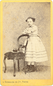 foto-36614 Portret Dieuwertje Scholten, ca. 1870
