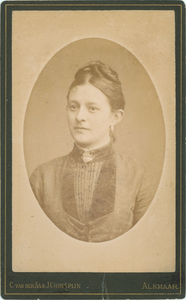 foto-36724 Portret van een onbekende vrouw, ca. 1900