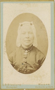 foto-37507 Portret van een onbekende vrouw, ca. 1885
