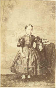 foto-37551 Portret van een onbekend meisje, ca. 1865