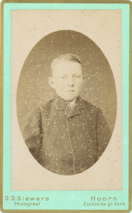 foto-37578 Portret van een onbekende jongen, ca. 1885