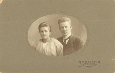 foto-37685 Portret Teun Hooiveld en Marijt Singer, ca. 1920