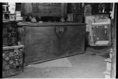 580 Antieke kist in de antiekzaak van de familie Vlekke