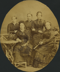 196 Groepsportret (ovaal) van Christina Johanna van Heemskerck-van Walsem met haar dochters